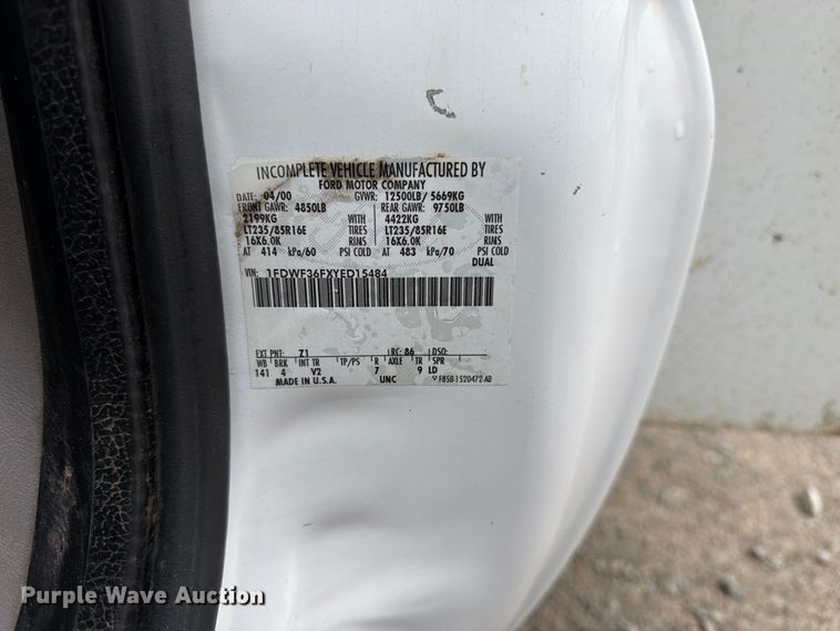 image for item FK3470 2000 Ford F350 Super Duty XL bucket truck