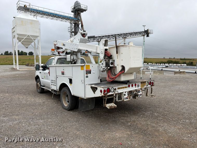 image for item FK3471 2004 Ford F550 Super Duty XL bucket truck