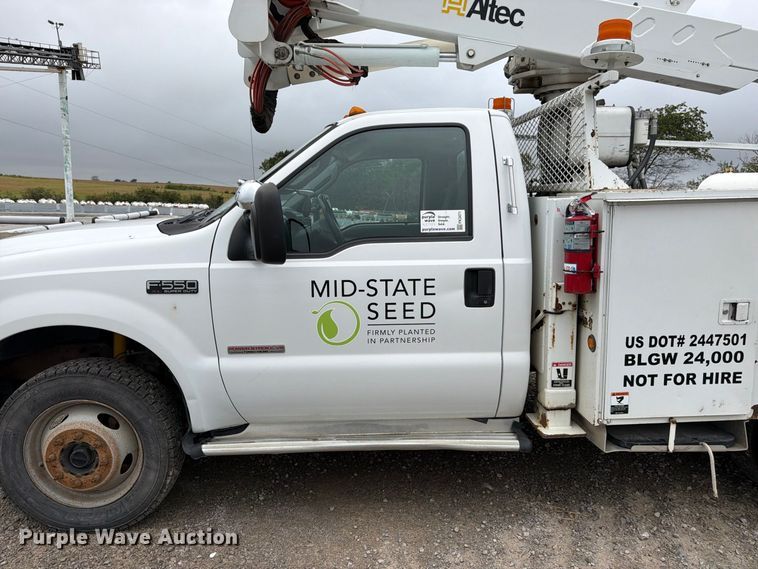 image for item FK3471 2004 Ford F550 Super Duty XL bucket truck