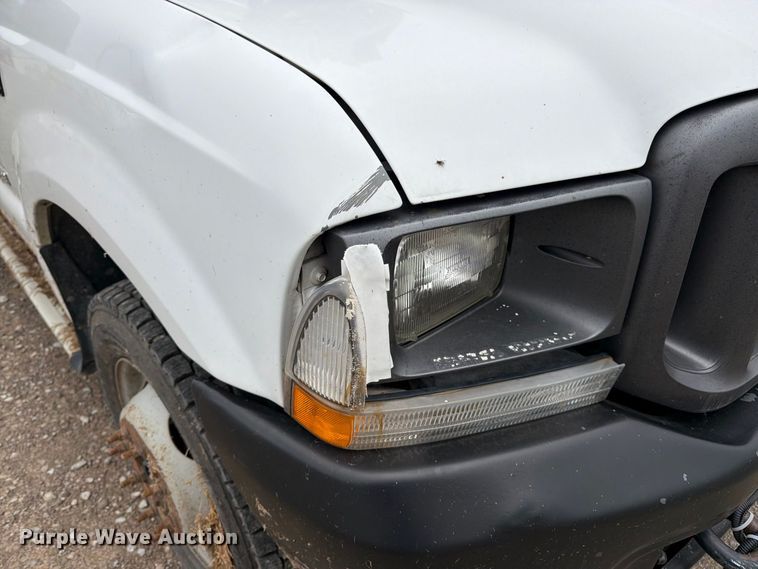 image for item FK3471 2004 Ford F550 Super Duty XL bucket truck