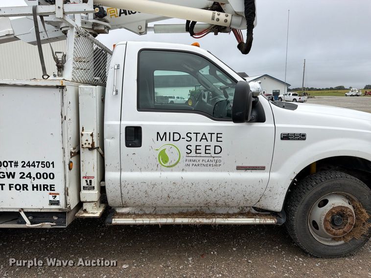 image for item FK3471 2004 Ford F550 Super Duty XL bucket truck