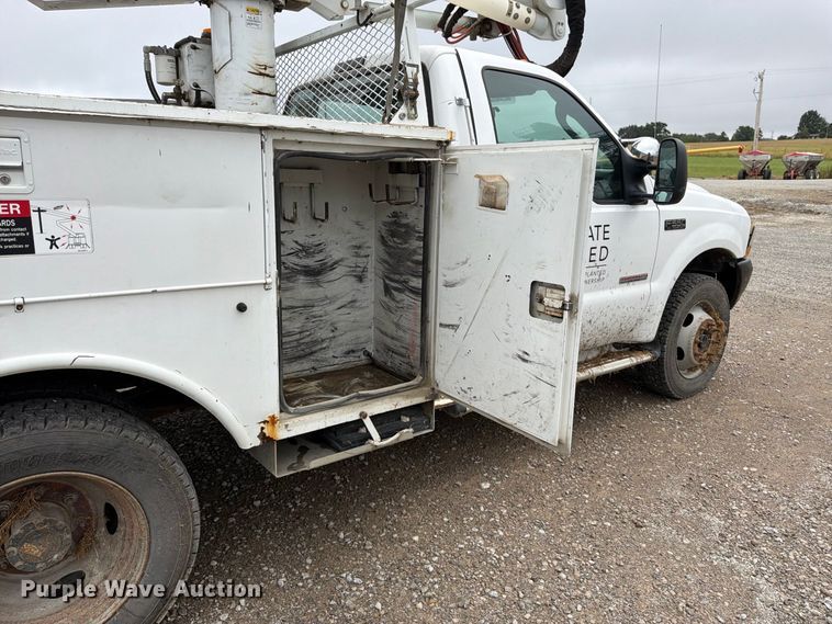 image for item FK3471 2004 Ford F550 Super Duty XL bucket truck