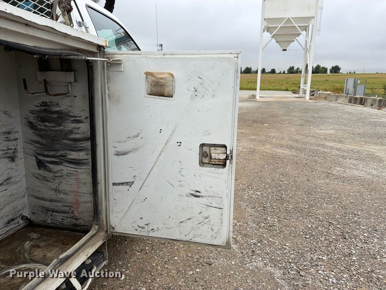 image for item FK3471 2004 Ford F550 Super Duty XL bucket truck