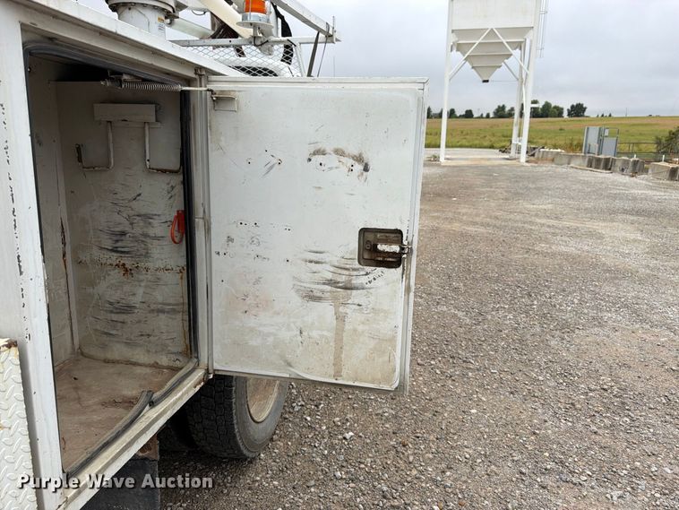 image for item FK3471 2004 Ford F550 Super Duty XL bucket truck