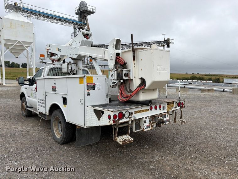 image for item FK3471 2004 Ford F550 Super Duty XL bucket truck