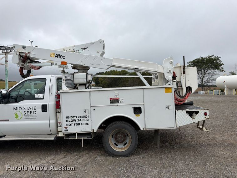 image for item FK3471 2004 Ford F550 Super Duty XL bucket truck