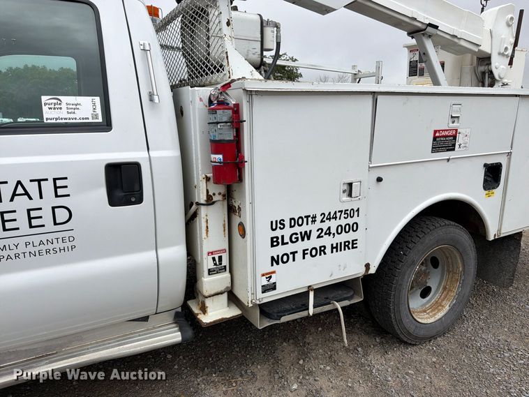 image for item FK3471 2004 Ford F550 Super Duty XL bucket truck