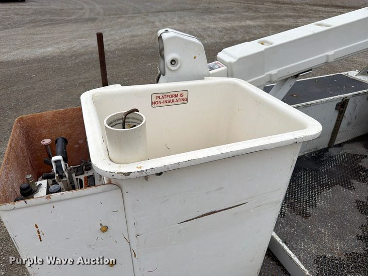 image for item FK3471 2004 Ford F550 Super Duty XL bucket truck