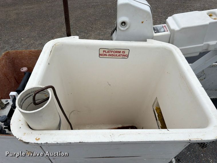 image for item FK3471 2004 Ford F550 Super Duty XL bucket truck