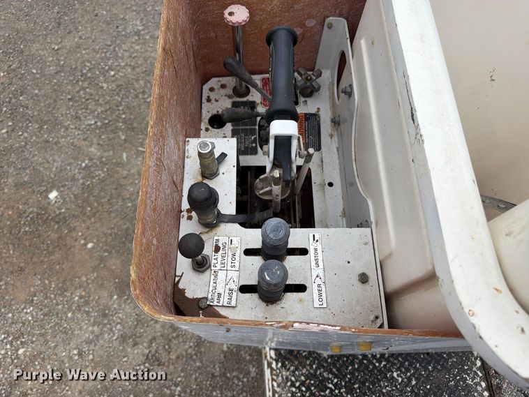 image for item FK3471 2004 Ford F550 Super Duty XL bucket truck
