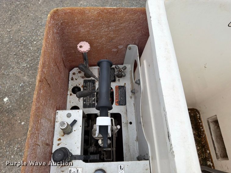 image for item FK3471 2004 Ford F550 Super Duty XL bucket truck
