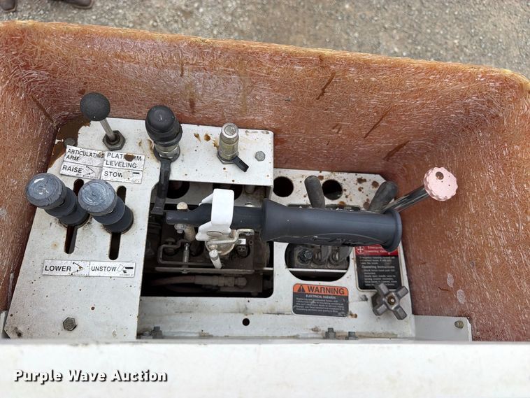 image for item FK3471 2004 Ford F550 Super Duty XL bucket truck