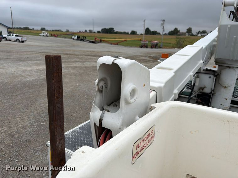 image for item FK3471 2004 Ford F550 Super Duty XL bucket truck
