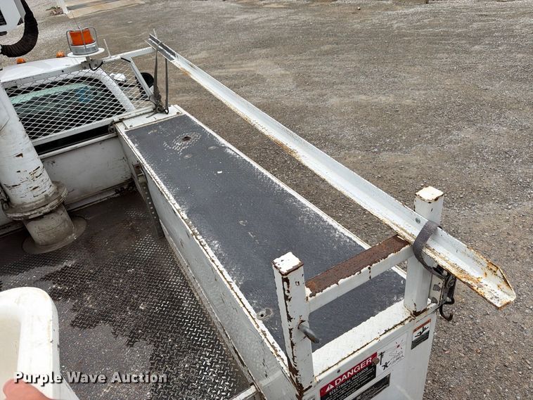 image for item FK3471 2004 Ford F550 Super Duty XL bucket truck