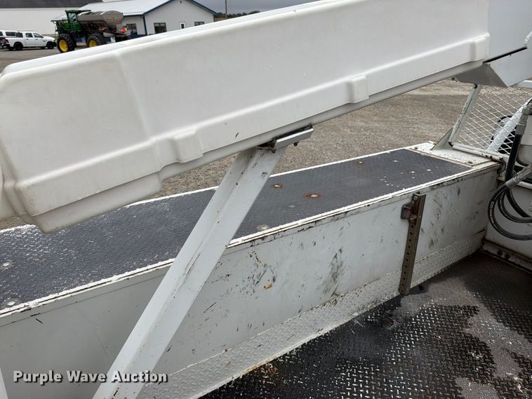 image for item FK3471 2004 Ford F550 Super Duty XL bucket truck