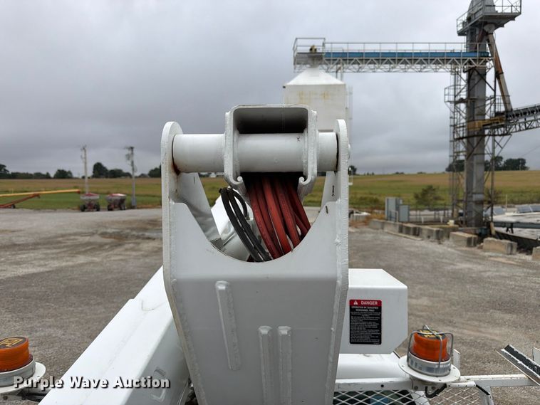 image for item FK3471 2004 Ford F550 Super Duty XL bucket truck