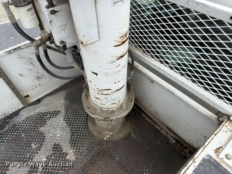 image for item FK3471 2004 Ford F550 Super Duty XL bucket truck