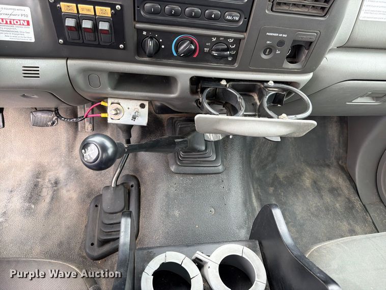 image for item FK3471 2004 Ford F550 Super Duty XL bucket truck