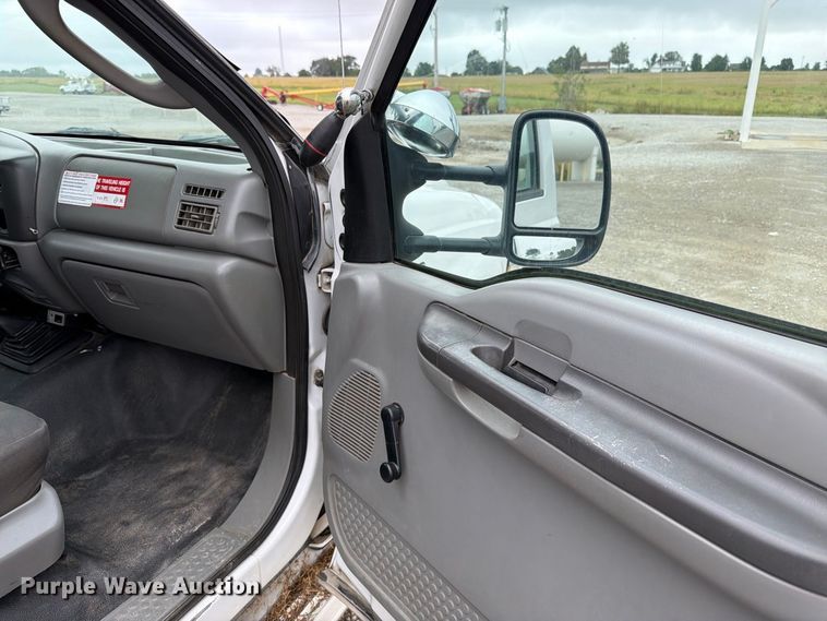 image for item FK3471 2004 Ford F550 Super Duty XL bucket truck