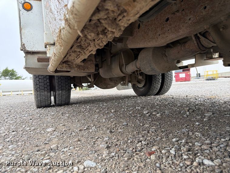 image for item FK3471 2004 Ford F550 Super Duty XL bucket truck