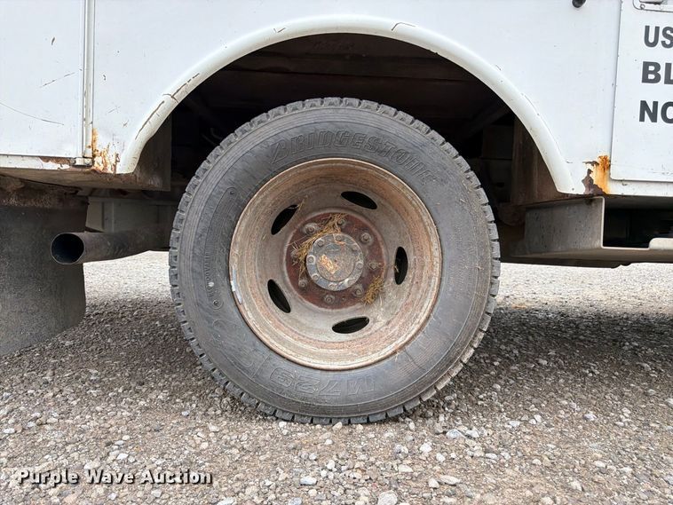 image for item FK3471 2004 Ford F550 Super Duty XL bucket truck