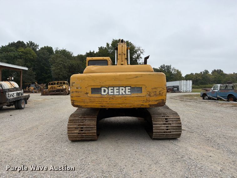 image for item FK3476 2000 John Deere 200LC excavator