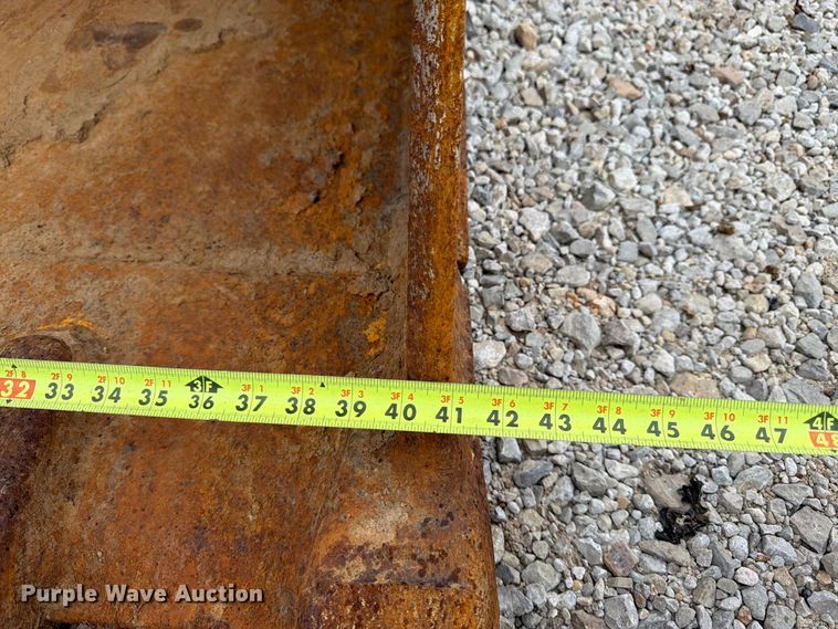 image for item FK3476 2000 John Deere 200LC excavator