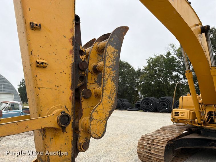 image for item FK3476 2000 John Deere 200LC excavator