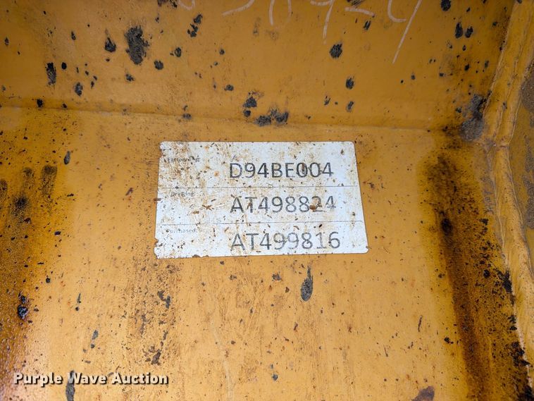 image for item FK3476 2000 John Deere 200LC excavator