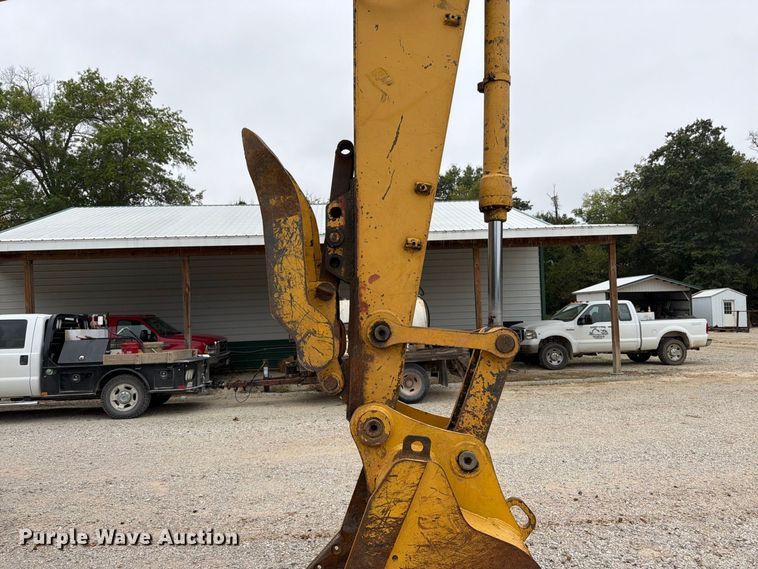 image for item FK3476 2000 John Deere 200LC excavator