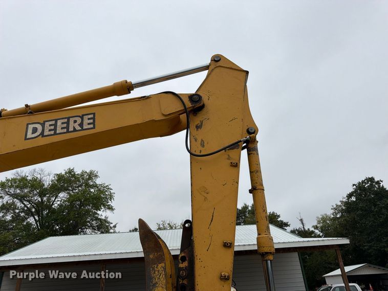 image for item FK3476 2000 John Deere 200LC excavator