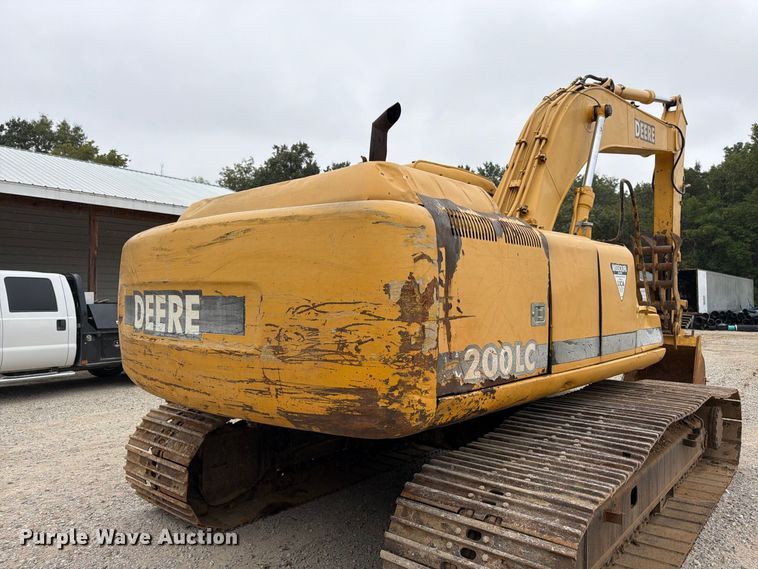 image for item FK3476 2000 John Deere 200LC excavator