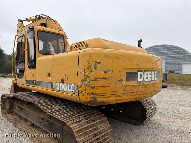 image for item FK3476 2000 John Deere 200LC excavator