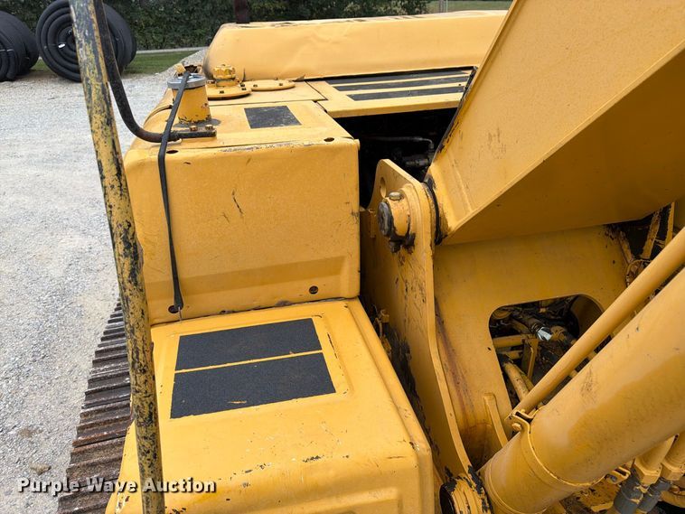 image for item FK3476 2000 John Deere 200LC excavator