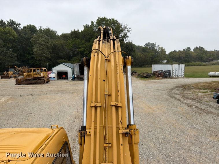 image for item FK3476 2000 John Deere 200LC excavator