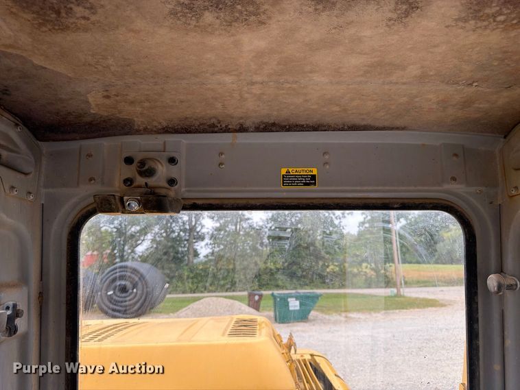 image for item FK3476 2000 John Deere 200LC excavator