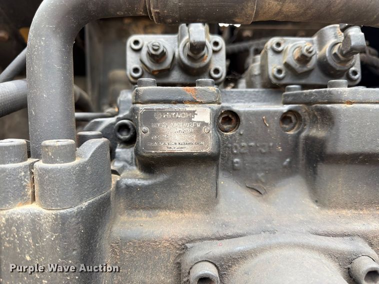 image for item FK3476 2000 John Deere 200LC excavator