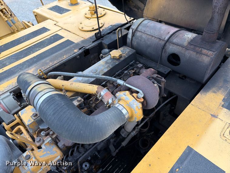 image for item FK3476 2000 John Deere 200LC excavator