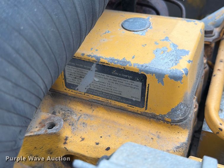 image for item FK3476 2000 John Deere 200LC excavator
