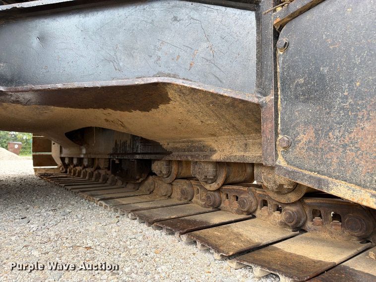 image for item FK3476 2000 John Deere 200LC excavator