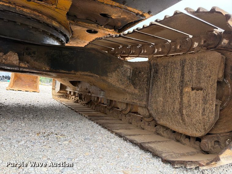 image for item FK3476 2000 John Deere 200LC excavator