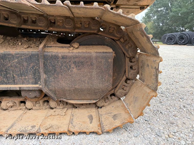 image for item FK3476 2000 John Deere 200LC excavator