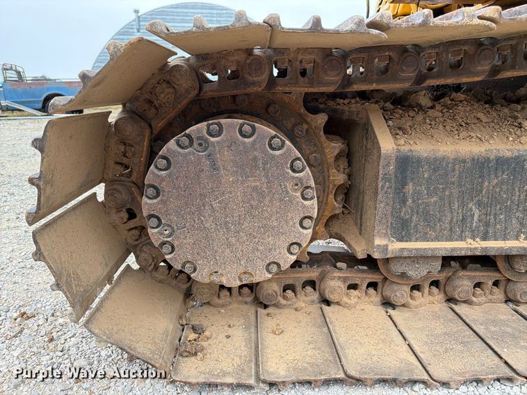 image for item FK3476 2000 John Deere 200LC excavator