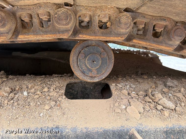 image for item FK3476 2000 John Deere 200LC excavator