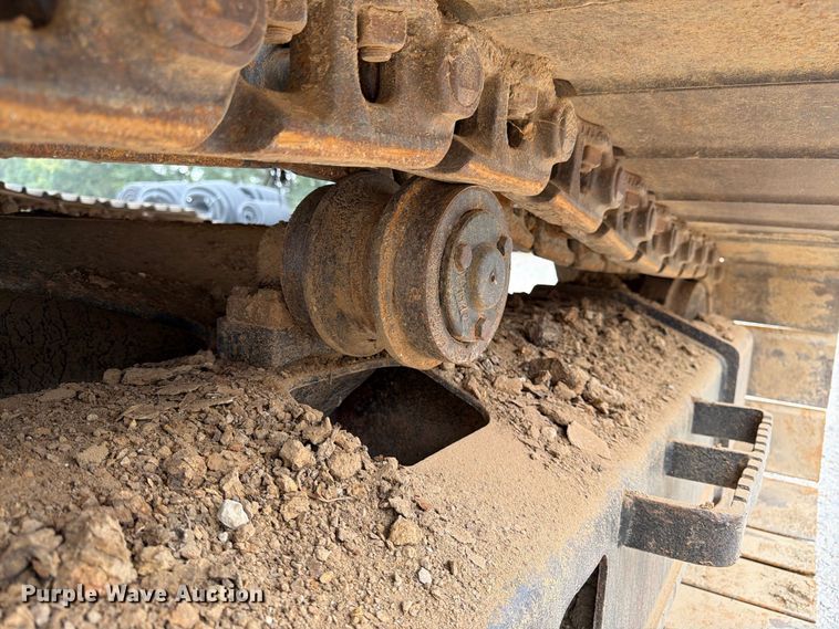 image for item FK3476 2000 John Deere 200LC excavator