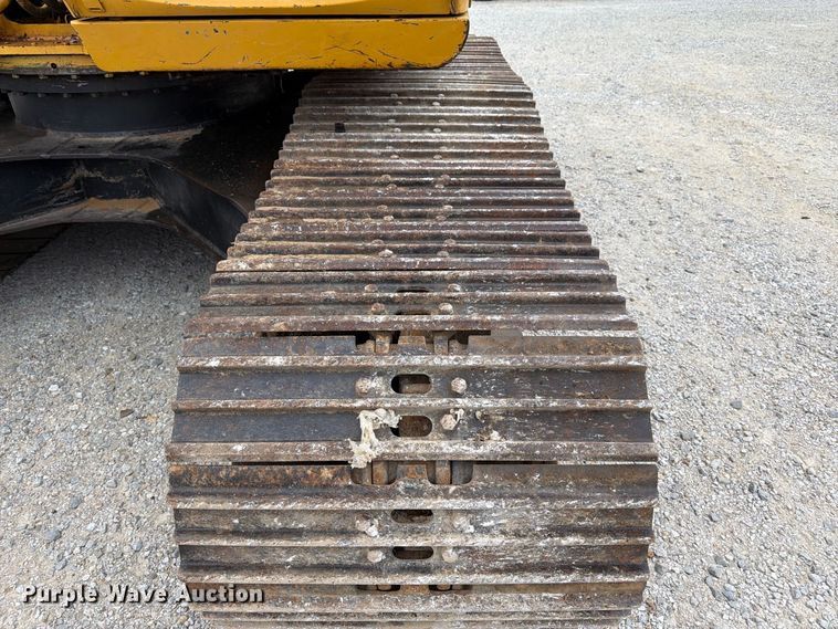 image for item FK3476 2000 John Deere 200LC excavator