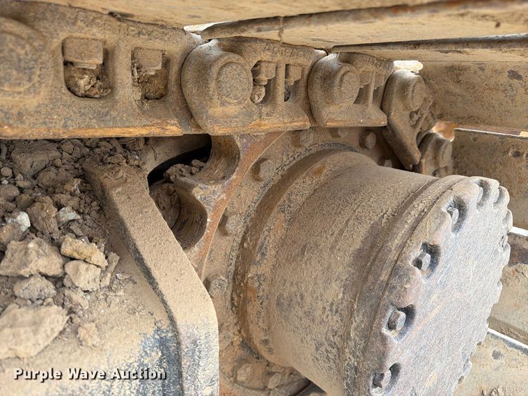 image for item FK3476 2000 John Deere 200LC excavator