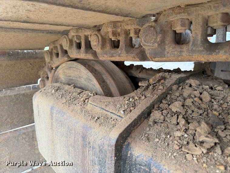 image for item FK3476 2000 John Deere 200LC excavator