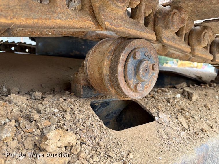 image for item FK3476 2000 John Deere 200LC excavator