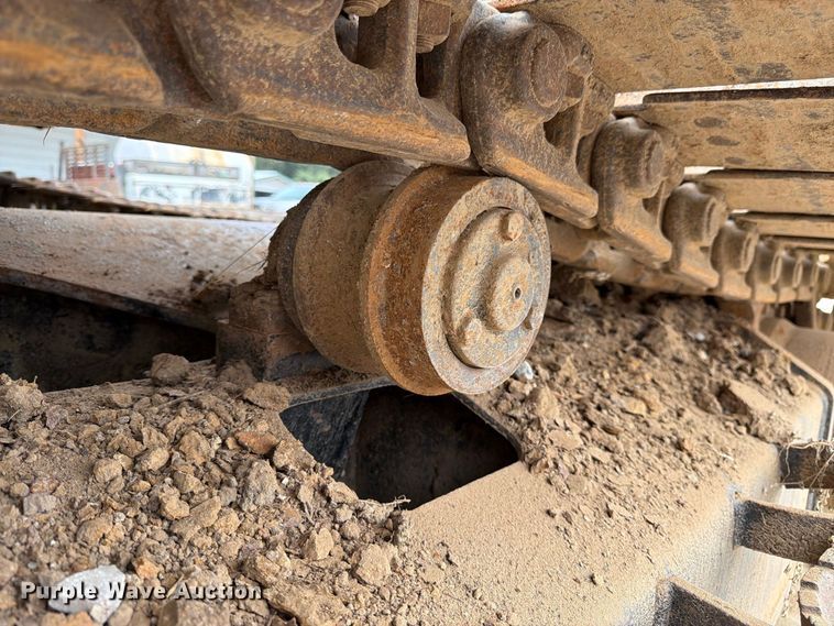 image for item FK3476 2000 John Deere 200LC excavator